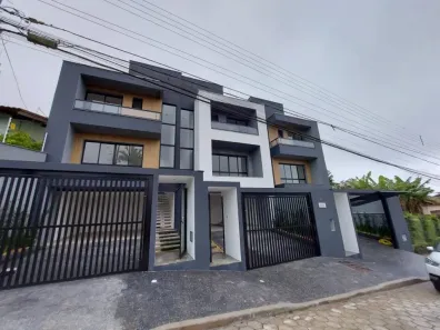 Sobrado com 3 Quartos à venda, 169m² no Floresta, Joinville