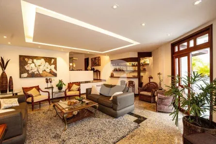 Casa com 3 Quartos à venda, 240m² no Badu, Niterói