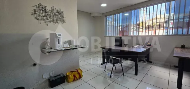 Sala Comercial para alugar, 35m² no Vigilato Pereira, Uberlândia