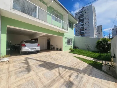Casa com 6 Quartos à venda, 258m² no Barreiros, São José