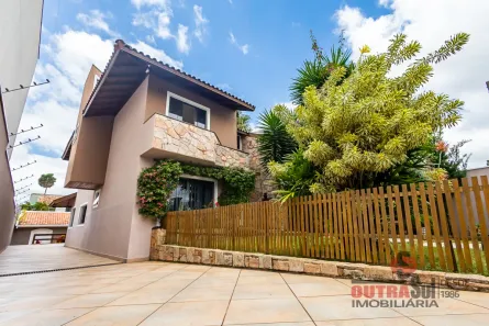 Casa com 3 Quartos à venda, 275m² no Capão Raso, Curitiba