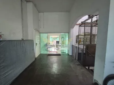 Galpão/Depósito/Armazém para alugar, 230m² no Vila Scarpelli, Santo André