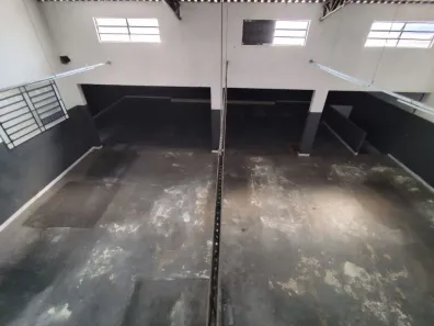 Galpão/Depósito/Armazém para alugar, 490m² no Canhema, Diadema