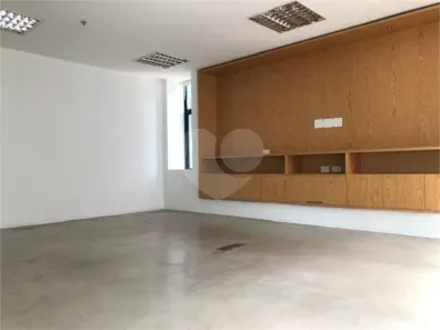 Sala Comercial para alugar, 244m² no Vila Olímpia, São Paulo