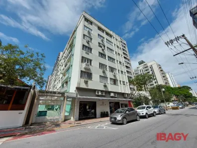 Apartamento com 3 Quartos para alugar, 116m² no Centro, Florianópolis