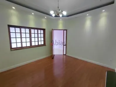 Casa com 3 Quartos para alugar, 132m² no Jardim Bicão, São Carlos