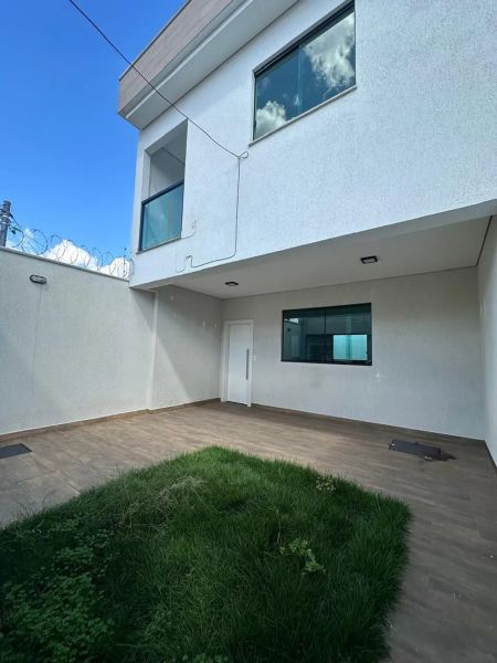 Casa com 3 quartos — Jardim Leblon, Belo Horizonte
