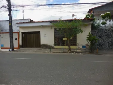 Casa com 3 Quartos à venda, 289m² no Parque Araxá, Fortaleza