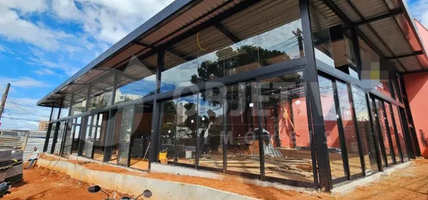 Ponto Comercial para alugar, 420m² no Presidente Roosevelt, Uberlândia