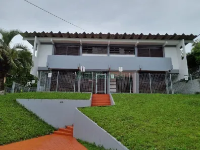 Casa com 3 Quartos para alugar, 407m² no Sagrada Família, Caxias do Sul