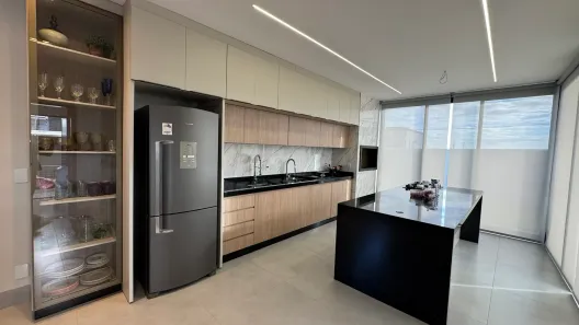 Casa de Condomínio com 3 Quartos à venda, 206m² no Novo Mundo, Várzea Grande
