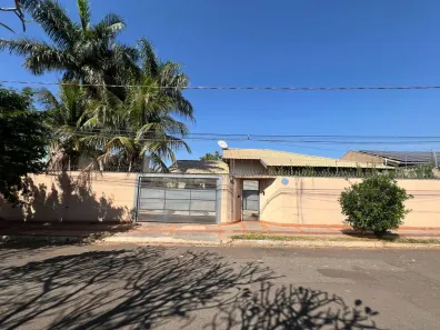 Casa com 2 Quartos à venda, 295m² no Jardim Mansur, Campo Grande