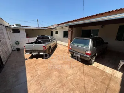 Casa com 3 Quartos para alugar, 120m² no Residencial Gramado, Uberlândia
