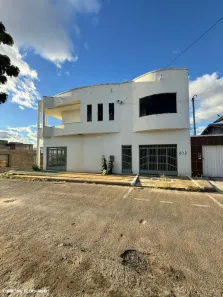 Apartamento com 3 Quartos para alugar, 110m² no , Guanambi