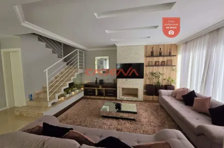 Casa com 4 Quartos para alugar, 270m² no Orleans, Curitiba