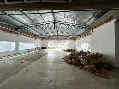 Ponto Comercial à venda, 341m² no Boqueirão, Santos
