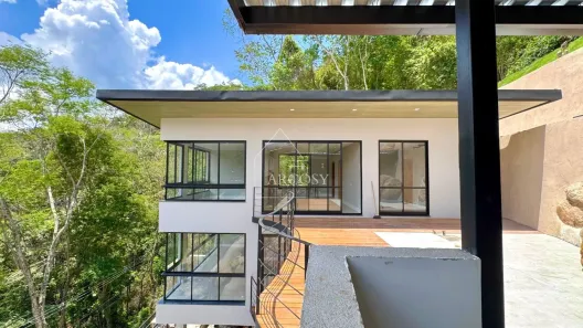Casa de Condomínio com 3 Quartos à venda, 270m² no Corrêas, Petrópolis