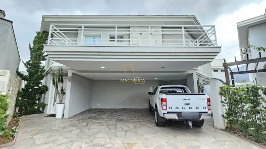 Casa de Condomínio com 4 Quartos à venda, 303m² no Uberaba, Curitiba