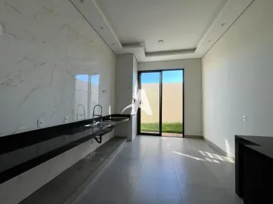 Casa com 3 Quartos para alugar, 85m² no Novo Mundo, Uberlândia