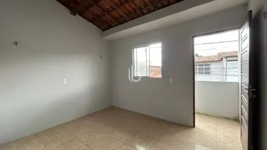 Apartamento com 2 Quartos para alugar, 50m² no Barroso, Fortaleza