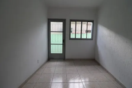 Casa com 3 Quartos para alugar, 100m² no Vila Natal, Mogi das Cruzes