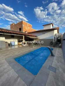 Casa com 3 Quartos à venda, 128m² no Jardim Patrícia, Uberlândia