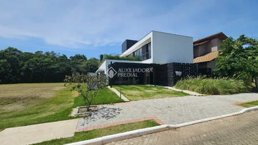 Casa de Condomínio com 4 Quartos à venda, 323m² no Ribeirão da Ilha, Florianópolis