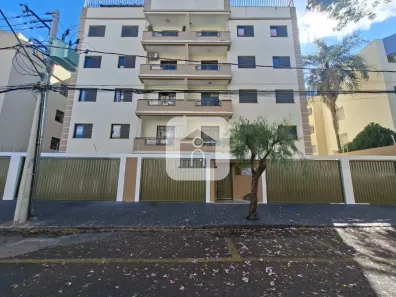 Apartamento com 3 Quartos para alugar, 176m² no Santa Mônica, Uberlândia