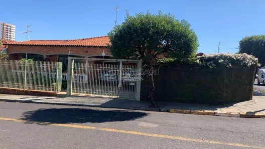 Casa com 3 Quartos para venda ou aluguel, 309m² no Centro, Araraquara