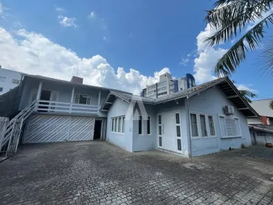 Imóvel Comercial com 3 Quartos à venda, 264m² no América, Joinville