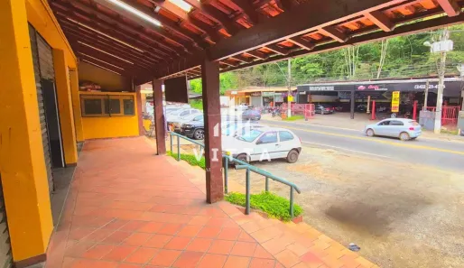 Ponto Comercial para alugar, 180m² no Nogueira, Petrópolis