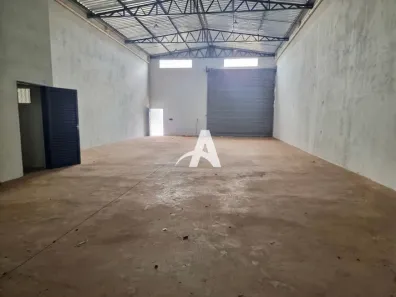 Galpão/Depósito/Armazém para alugar, 250m² no Segismundo Pereira, Uberlândia