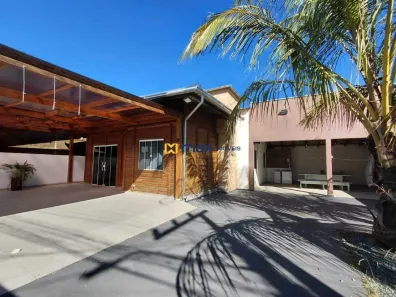 Casa com 3 Quartos para alugar, 120m² no Meia Praia, Navegantes