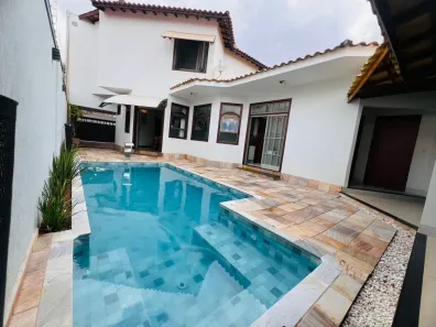 Sobrado com 3 Quartos à venda, 329m² no Parque Francal, Franca