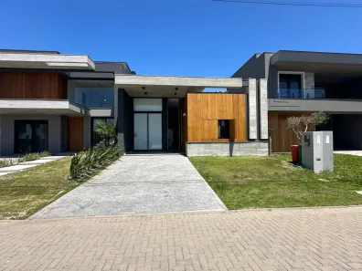 Casa de Condomínio com 4 Quartos à venda, 150m² no XANGRI-LÁ, Xangri-lá