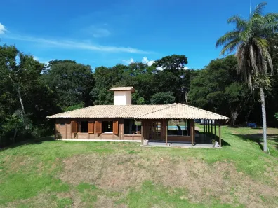 Fazenda/Sítio com 3 Quartos à venda, 4000m² no Barreiro do Amaral, Santa Luzia
