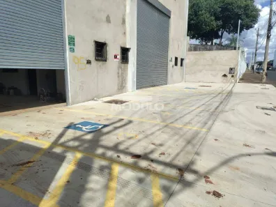 Galpão/Depósito/Armazém para alugar, 320m² no Umuarama, Uberlândia