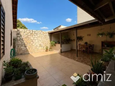 Casa com 4 Quartos à venda, 250m² no Vila Nova Canaã, Goiânia