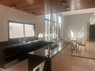 Casa de Condomínio com 3 Quartos à venda, 203m² no Laranjeiras, Uberlândia