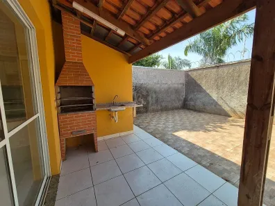 Casa com 3 Quartos para alugar, 20m² no Jardim Esmeralda, Marília