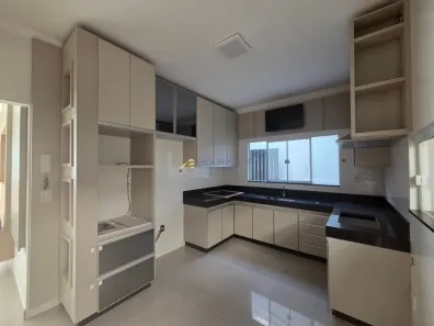 Casa com 3 Quartos à venda, 130m² no Interlagos, Araguari