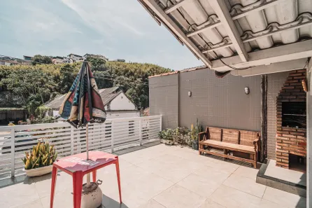 Casa com 6 Quartos à venda, 181m² no Centro, Juiz de Fora