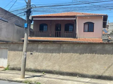 Casa com 2 Quartos à venda, 360m² no Ressaca, Contagem