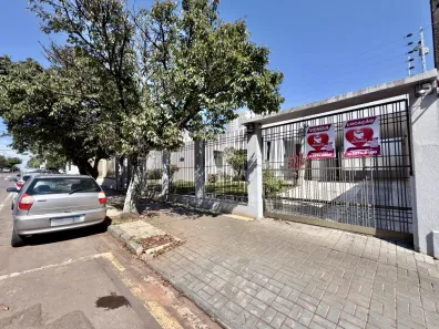 Casa com 4 Quartos à venda, 372m² no Centro, Arapongas