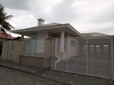 com 2 Quartos para alugar, 195m² no Centro, Timbó