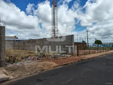 Lote/Terreno com 1 Quarto à venda, 12m² no Marta Helena, Uberlândia