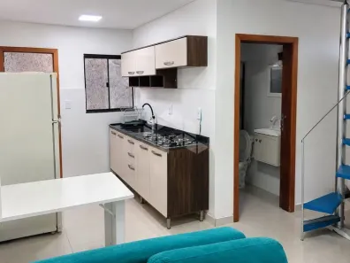 Casa com 2 Quartos para alugar, 45m² no Carianos, Florianópolis