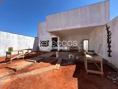 Casa com 3 Quartos à venda, 144m² no Novo Mundo, Uberlândia