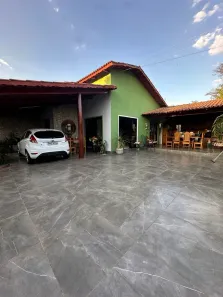 Fazenda/Sítio com 3 Quartos à venda, 240m² no Jardim Petrópolis, Goiânia