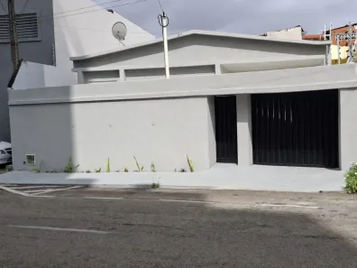 Casa com 5 Quartos à venda, 241m² no Tauape, Fortaleza
